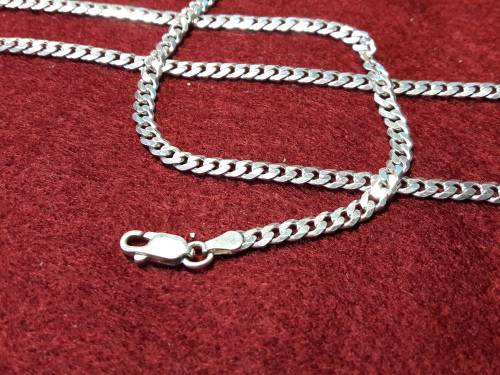 LOVELY SOLID GENUINE STERLING SILVER NECKLACE WITH ITALIAN CLASP IN PERFECT CONDITION