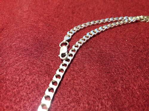 LOVELY SOLID GENUINE STERLING SILVER NECKLACE WITH ITALIAN CLASP IN EXCELLENT CONDITION