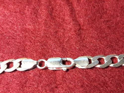 LOVELY SOLID GENUINE STERLING SILVER NECKLACE IN EXCELLENT CONDITION