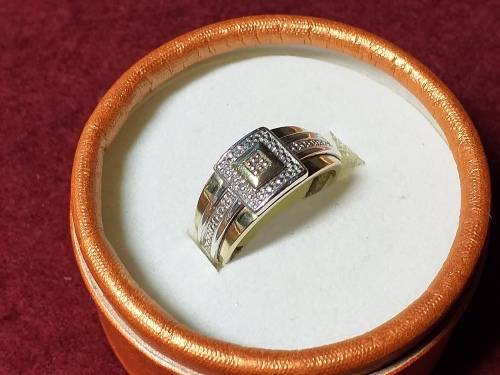 LOVELY GENUINE SOLID STERLING SILVER RING WITH GENUINE 9 ct GOLD INLAYS IN EXCELLENT CONDITION