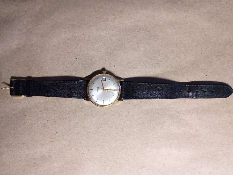 LOVELY VINTAGE GENUINE 18 ct GOLD JAEGER MENS WATCH WITH LEATHER STRAP IN GOOD WORKING ORDER