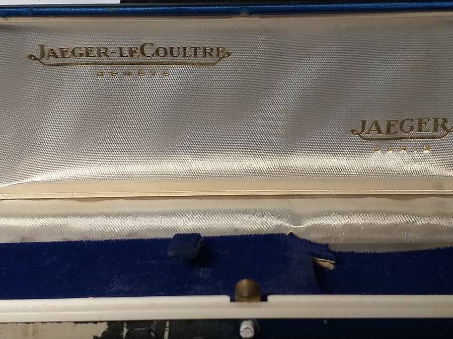 LOVELY VINTAGE GENUINE 18 ct GOLD JAEGER MENS WATCH WITH LEATHER STRAP IN GOOD WORKING ORDER