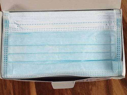 BOX OF 50 SURGICAL DISPOSABLE FACE MASKS WITHOUT GLASS FIBRES [Bid per mask to take 50]
