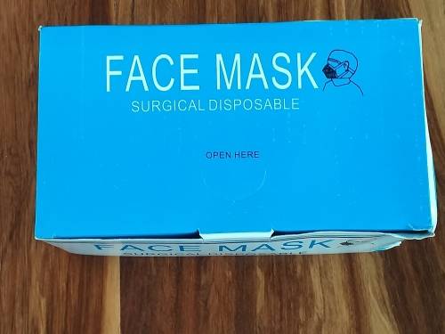 BOX OF 50 SURGICAL DISPOSABLE FACE MASKS WITHOUT GLASS FIBRES [Bid per mask to take 50]