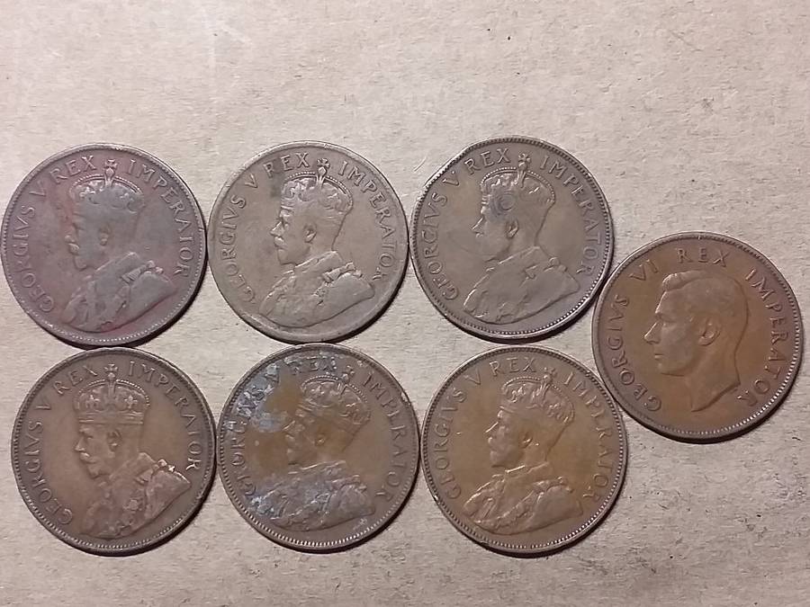 A LOT OF 7 SA UNION PENNIES
