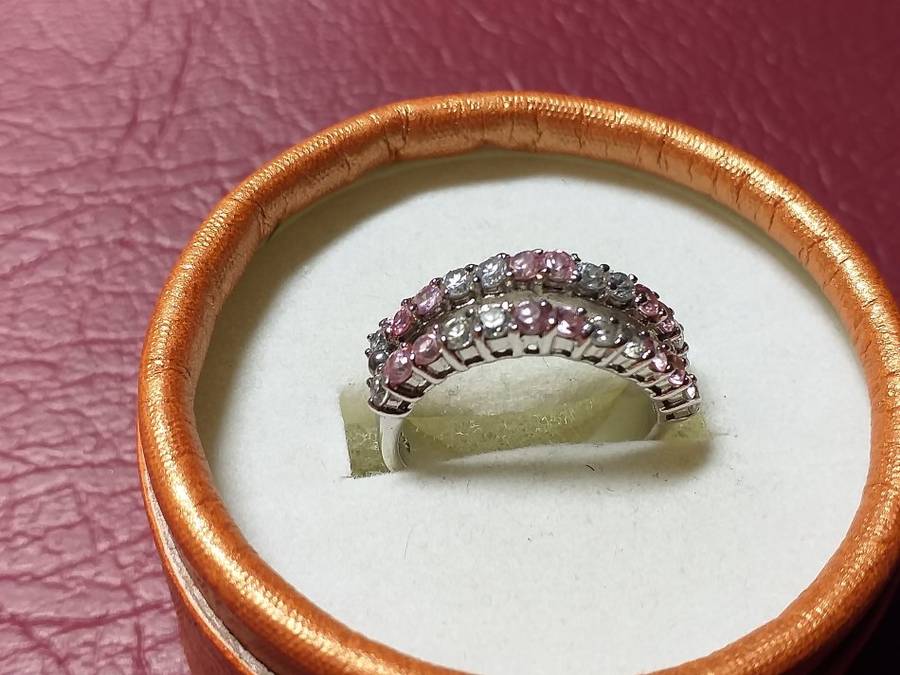 LOVELY GENUINE SOLID STERLING SILVER RING IN EXCELLENT CONDITION