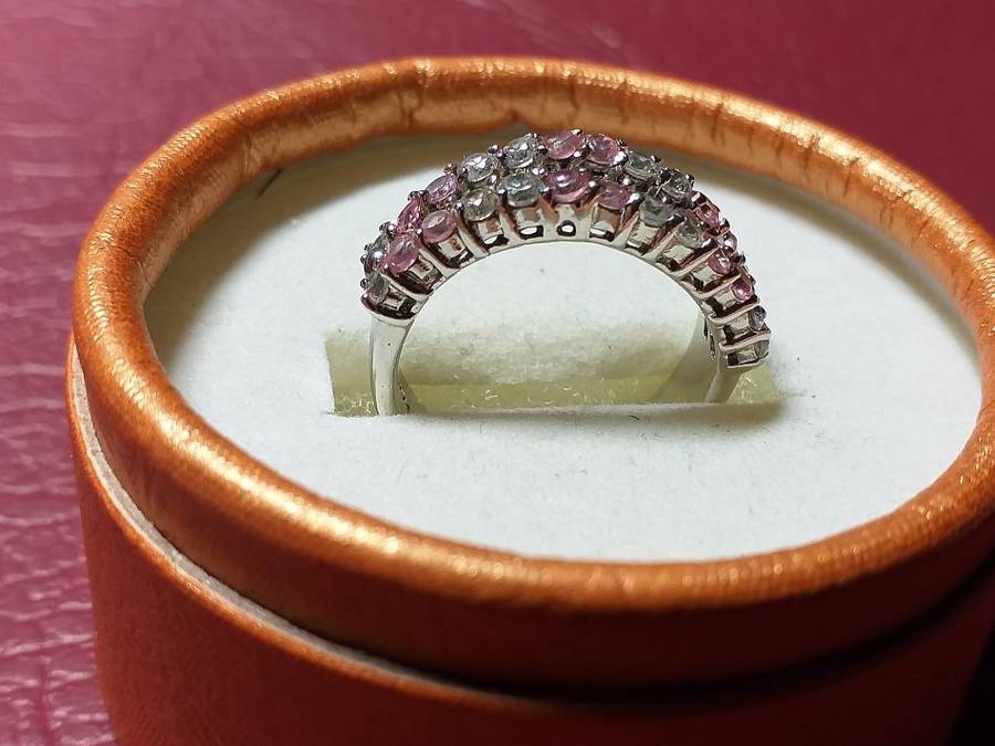 LOVELY GENUINE SOLID STERLING SILVER RING IN EXCELLENT CONDITION