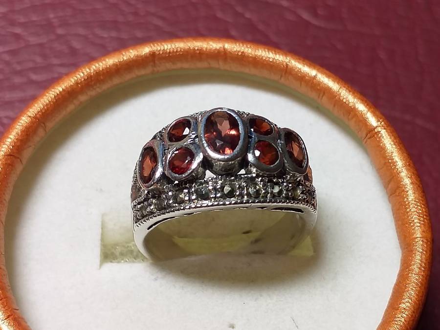 LOVELY GENUINE SOLID STERLING SILVER VINTAGE RING WITH MARCASITE IN EXCELLENT CONDITION