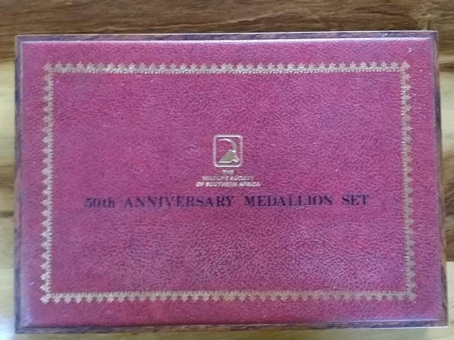 EMPTY BOX FOR THE 50 ANNIVERSARY WILDLIFE MEDALLION SET