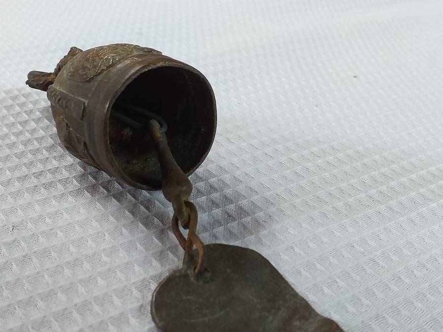 SMALL VINTAGE BRASS HANGING BELL - [L = 70 mm]