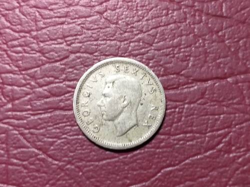 1952 SA UNION SILVER SIXPENCE