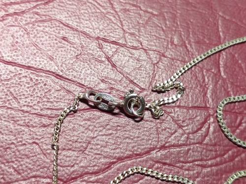 LOVELY GENUINE SOLID STERLING SILVER NECKLACE IN PRESTINE CONDITION