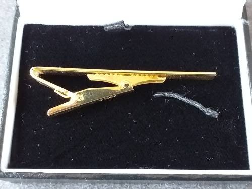 LOVELY TIE CLIP IN EXCELLENT CONDITION