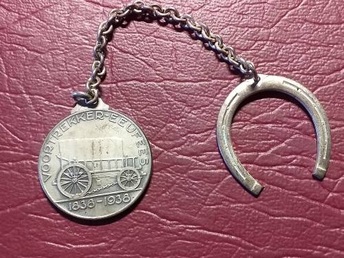 1938 VINTAGE VOORTREKKER EEUFEES MEDALLION - RARE [25 mm]