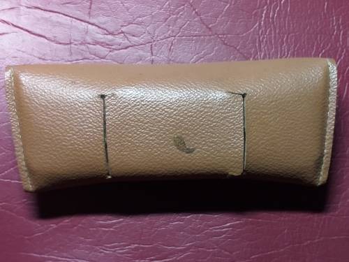 GENUINE RAYBAN SUNGLASSES HOLDER IN VERY GOOD CONDITION