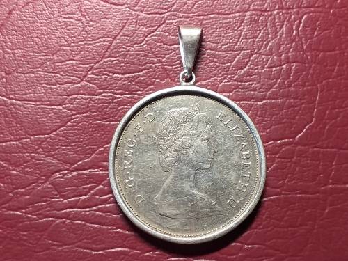 1981 BRITISH NICKEL CROWN SET IN STERLING SILVER - [SILVER WEIGHT 5,6 g]