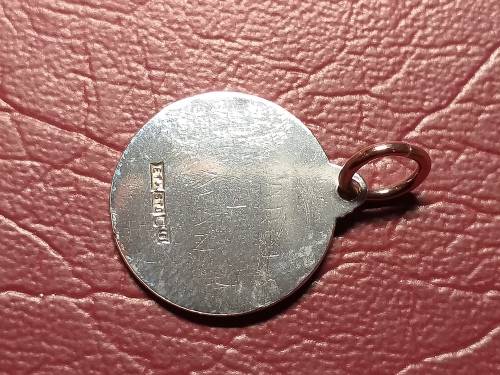 GENUINE SOLID STERLING SILVER CHRISTOPHER PENDAND IN EXCELLENT CONDITION