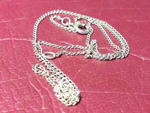 LOVELY GENUINE SOLID STERLING SILVER NECKLACE IN VERY GOOD CONDITION - [2 g]