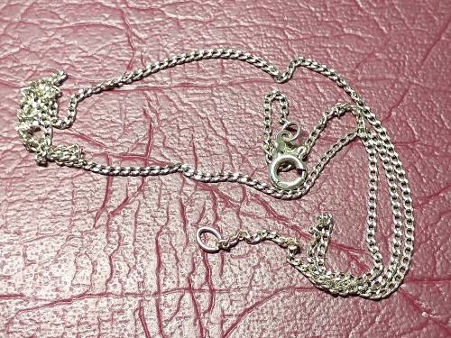 LOVELY GENUINE SOLID STERLING SILVER NECKLACE IN VERY GOOD CONDITION - [2 g]