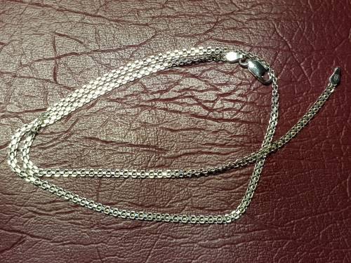 LOVELY GENUINE SOLID STERLING SILVER NECKLACE WITH ITALIAN CLASP IN VERY GOOD CONDITION - [4,4 g]