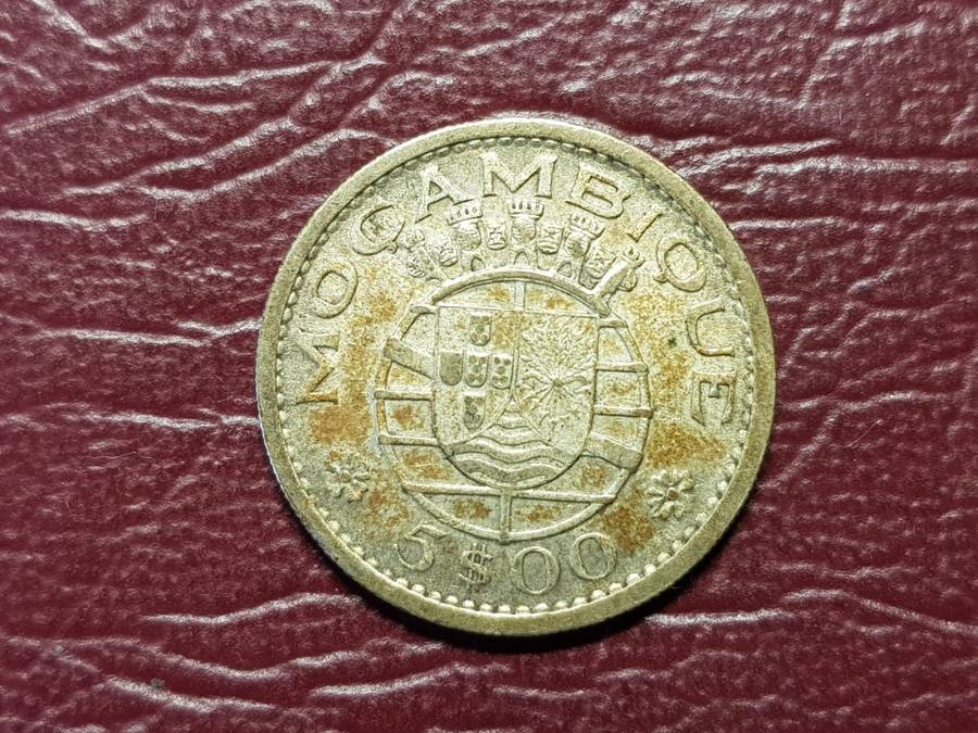 1960 Mocambique Silver 5 Escudos