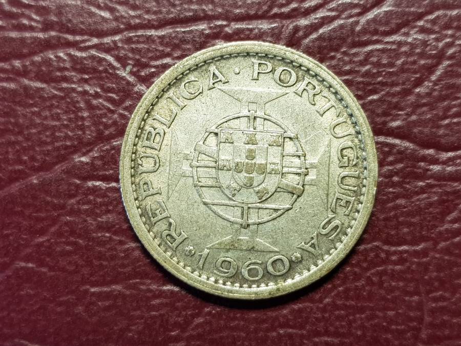 1960 Mocambique Silver 5 Escudos