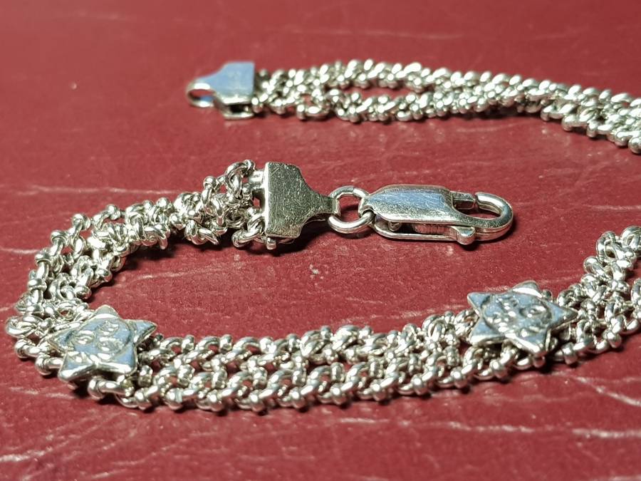 Lovely Genuine Solid Sterling Silver Bracelet With Italian Clasp In Very Good Condition - [12 g]