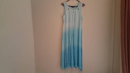 AN ELEGANT BEAUTIFUL BLUE TONED SUNBEAM LADIES SUMMERS DRESS!!!!!!