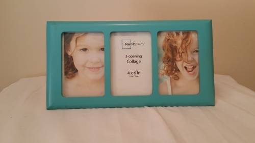 MAINSTAYS 3-OPENING BLUE COLLAGE PHOTO FRAME!!!!!!