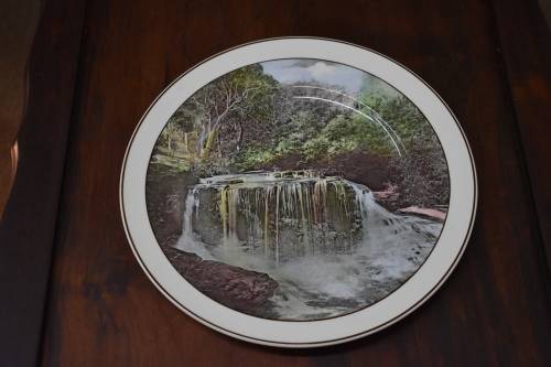 ROYAL DOULTON made in England!! The Weeping Rock, Blue MntS