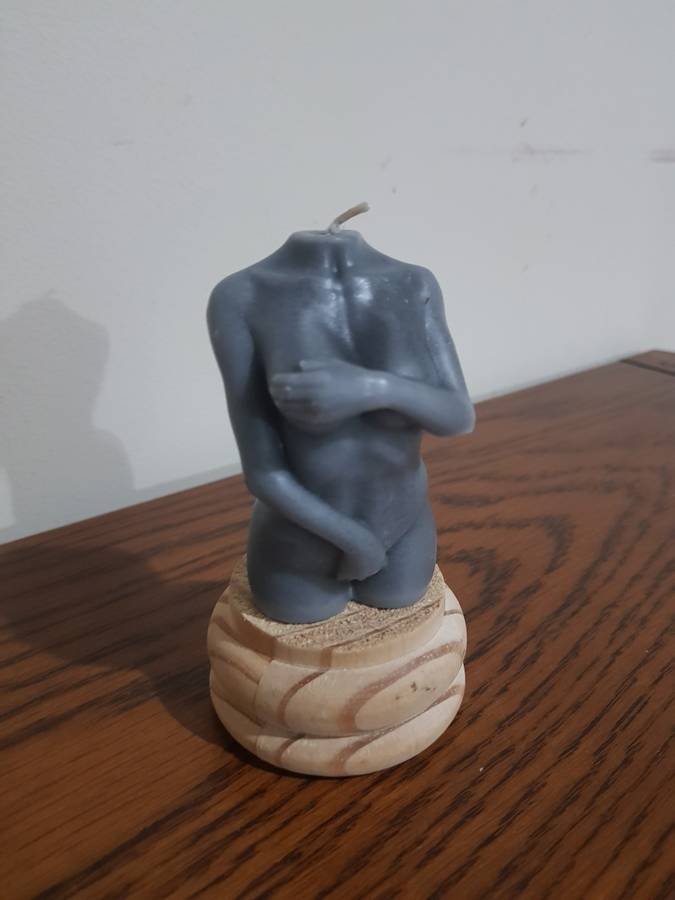 Gray lady figurine candle 8cm