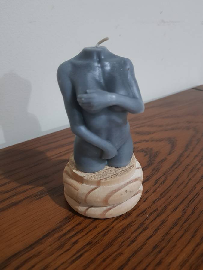 Gray lady figurine candle 8cm