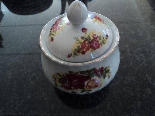 STUNNING ENGLISH ROSE ELEGANT CHINA SUGAR BOWL !!!!