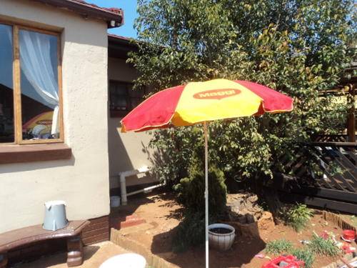 AWESOME " MAGGIE " UMBRELLA FOR THE SUMMER!!!!!!!
