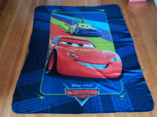 AN AWESOME KIDS CHARACTER FLEECE BLANKET!!!! CARS LIGHTNING MC QUEEN!!!!