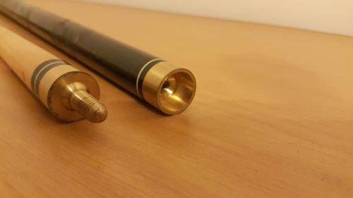 AN AWESOME UNICORN 2 PIECE SCREW IN POOL CUE!!!! NEEDS NEW TIP!!! 144.5CM!!!