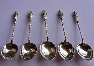 FANTASTIC FIVE BIRMINGHAM HALLMARKED SILVER APOSTLE SPOONS - 1902