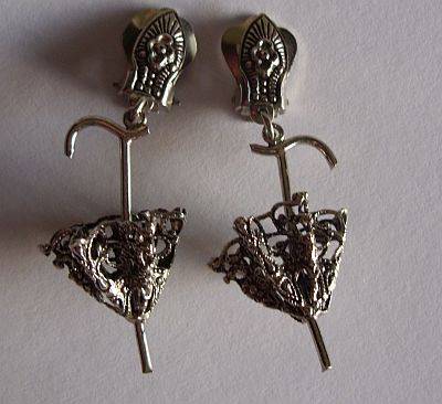 VINTAGE CLIP ON EARRINGS - UMBRELLAS