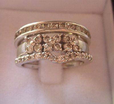 THREE STERLING SILVER RINGS SET WITH FACETED CZ STONES - TE PRAGTIG