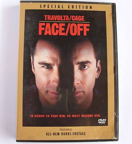 FACE / OFF - JOHN TRAVOLTA , NICHOLAS CAGE