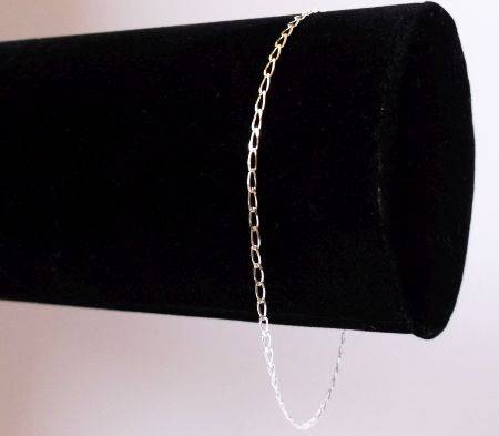 WOW !! WOW !! PETITE AND LOVELY 19 CM STERLING SILVER BRACELET !!! BID PER BRACELET ..FREE COMBINING