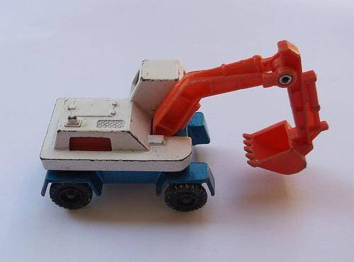 AWESOME !!! A VINTAGE ""DIGGER"" MADE BY CORGI JUNIORS ..GT BRITAIN..SWIVEL ACTION..OLD SCHOOL FIND