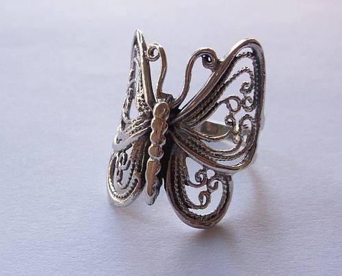WHAT A FIND !!! A GORGEOUS SOLID STERLING SILVER FILIGREE BUTTERFLY RING !!!