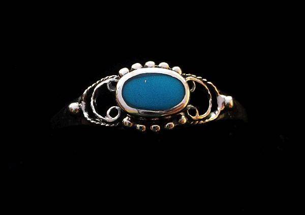 AN OUTSTANDING SOLID STERLING SILVER RING WITH A TURQUOISE INSET ...REAL STYLE !!!