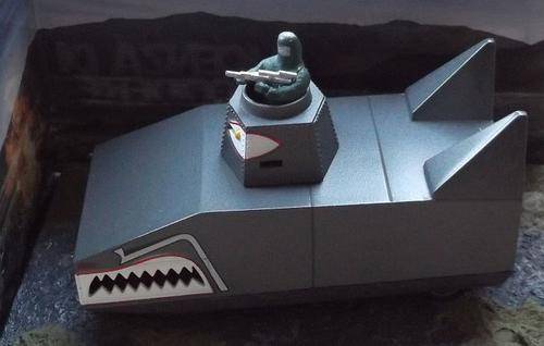 JAMES BOND 007 DIE CAST METAL MODEL FROM DR NO ....DRAGON TANK......WICKED !!!