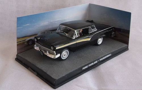 JAMES BOND 007 ...DIE CAST METAL FORD FAIRLANE FROM THUNDERBALL ....VINTAGE VEHICLE !!!