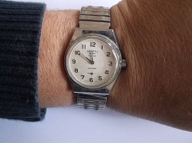 AWESOME FIND !!!! RARE VINTAGE MENS ROTARY AVENGER - WIND UP