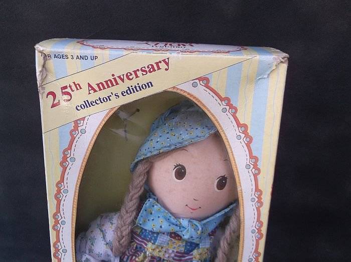 A VERY SWEET VINTAGE 1993 ORIGINAL HOLLY HOBBY RAG DOLL IN HER ORIGINAL BOX ...WOW !!!