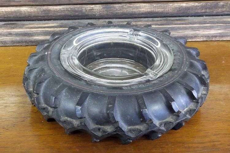 EXCEPTIONALLY RARE !! A VINTAGE " INDIA FARM TRACTOR " TYRE ASHTRAY ...IN SUID AFRIKA VERVAARDIG ...