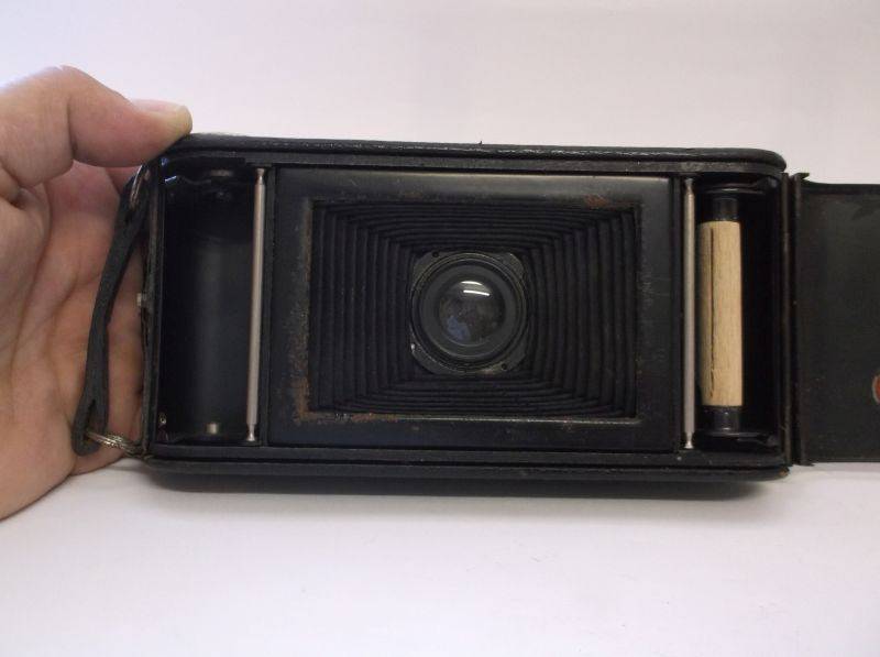 A REMARKABLE RARE VINTAGE GERMAN FOLDING CAMERA BY CERTO KAMERAWERK OF DRESDEN...WOW !!!!!
